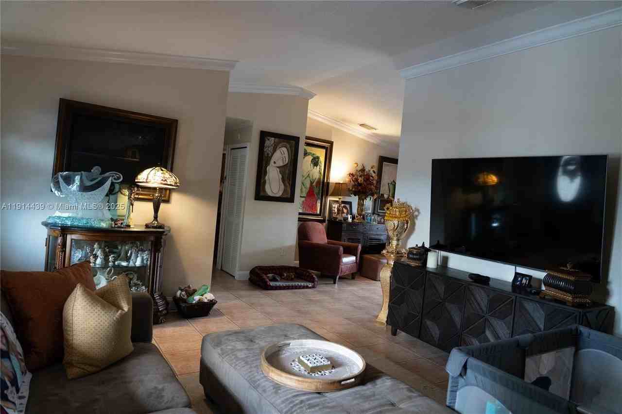 17992 Southwest 152nd Court - Photo 4 of 35