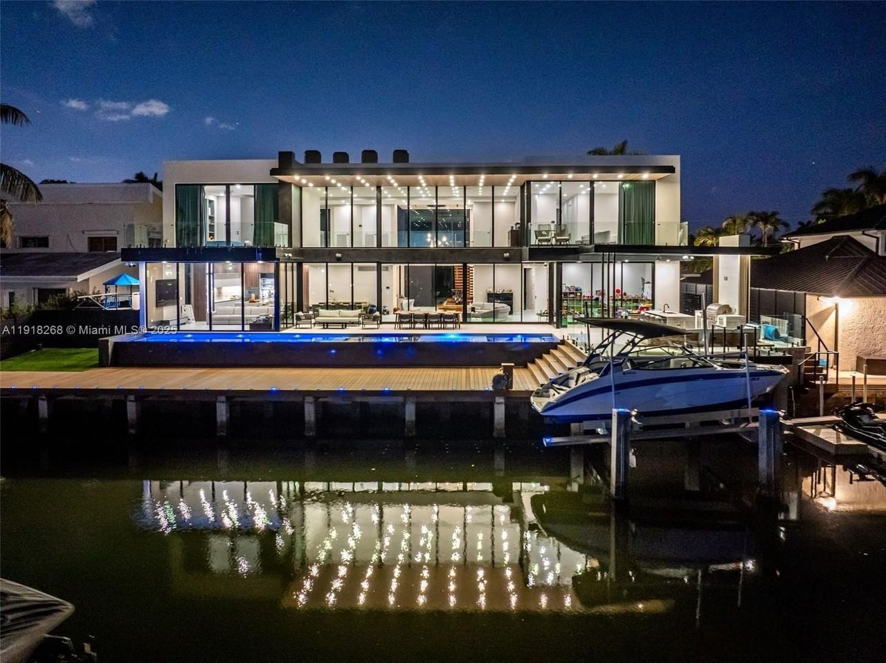 1102 Washington St - Photo 6 of 50