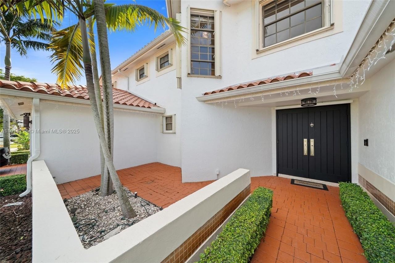 5424 Sw 154th Pl #5424 - Photo 5 of 50