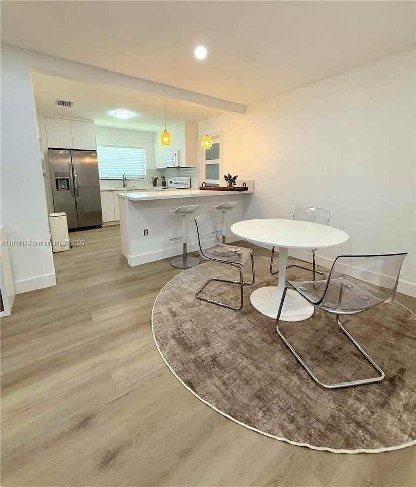 6250 Sw 58th Pl #1 - Photo 4 of 13