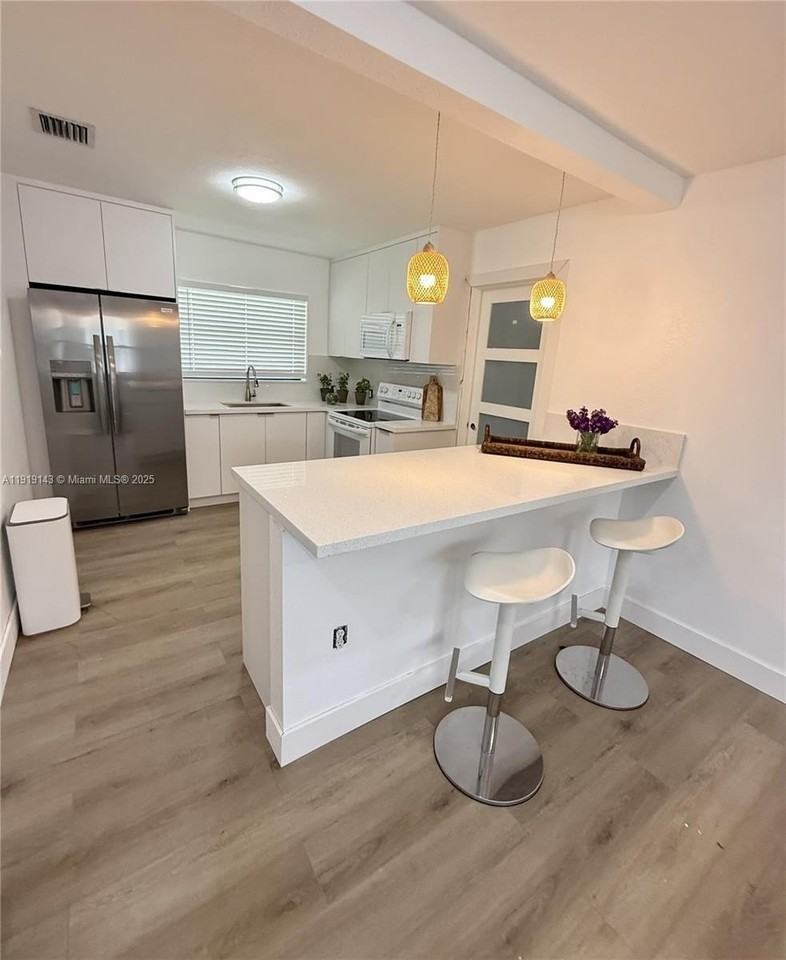 6250 Sw 58th Pl #1 - Photo 5 of 13