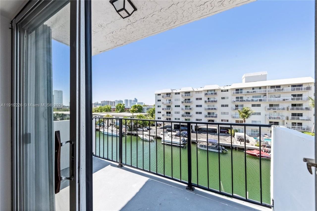 3642 Ne 171st St #405 - Photo 2 of 38