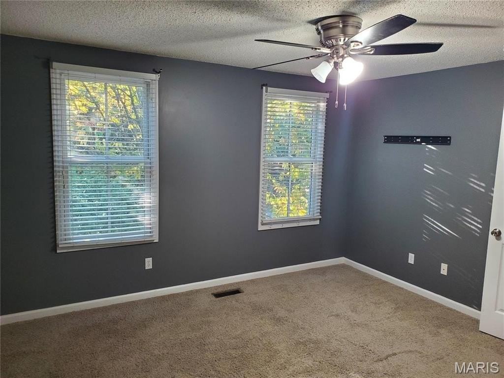 3256 Domain St - Photo 7 of 17