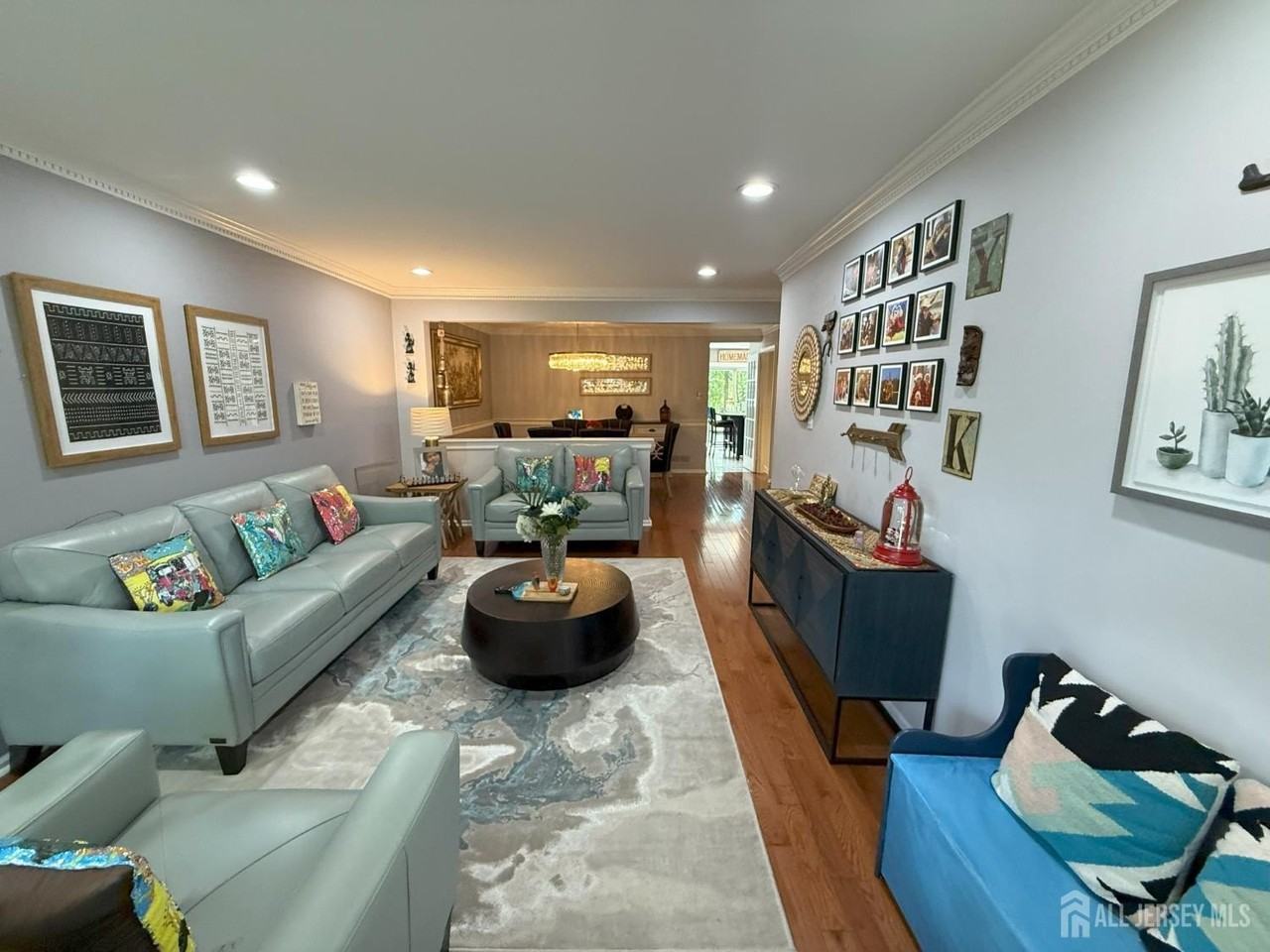 37 Dorchester Dr - Photo 2 of 46