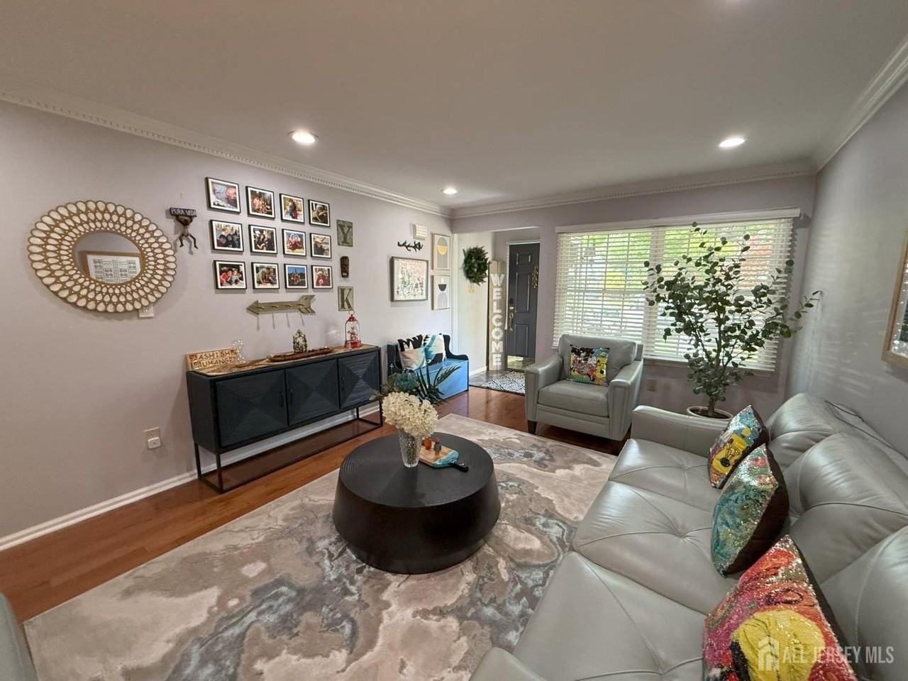 37 Dorchester Dr - Photo 5 of 46