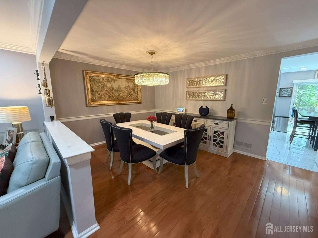 37 Dorchester Dr - Photo 6 of 46