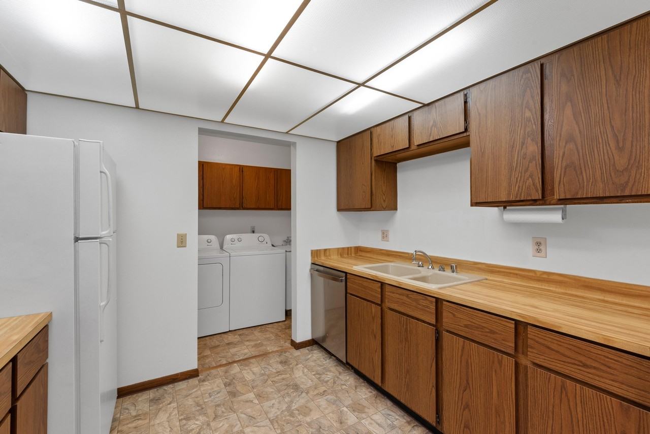 516 Marshal Ct #B - Photo 4 of 16