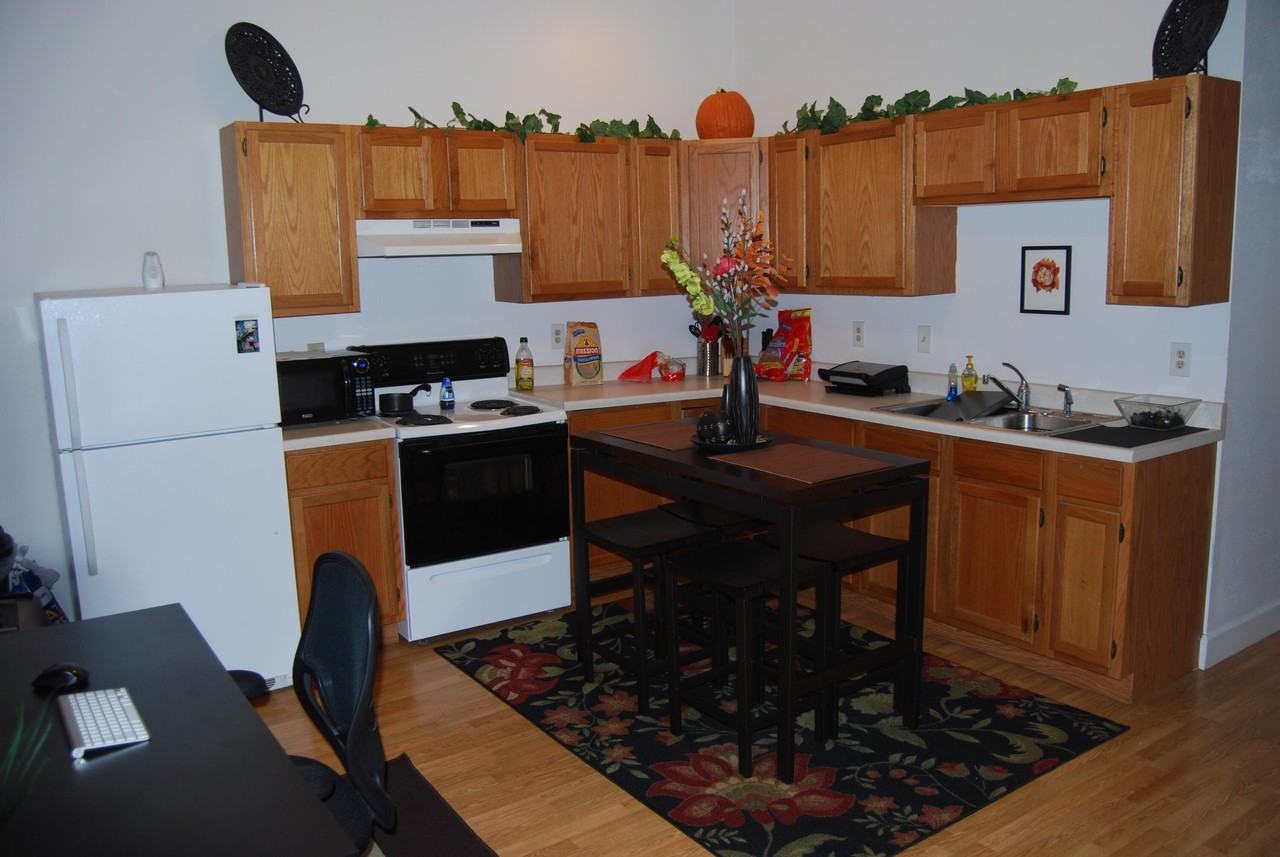 506 7th St #2 - Photo 3 of 13