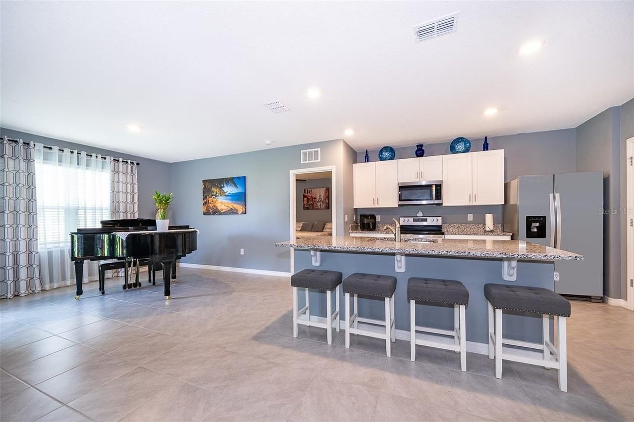 531 Emily Glen St - Photo 5 of 26