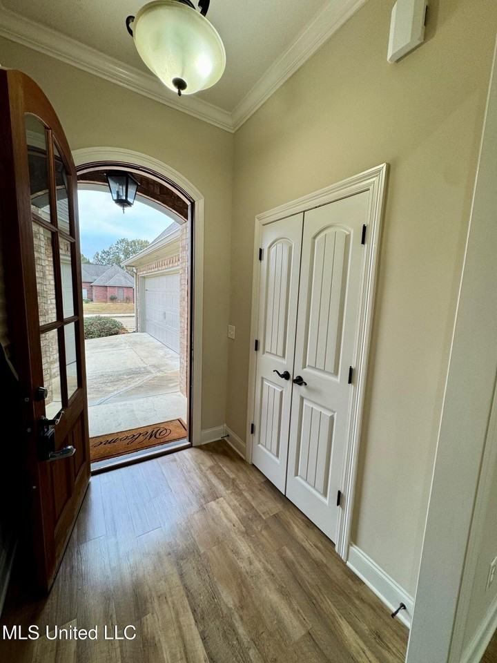 245 Cooper Ln - Photo 4 of 21