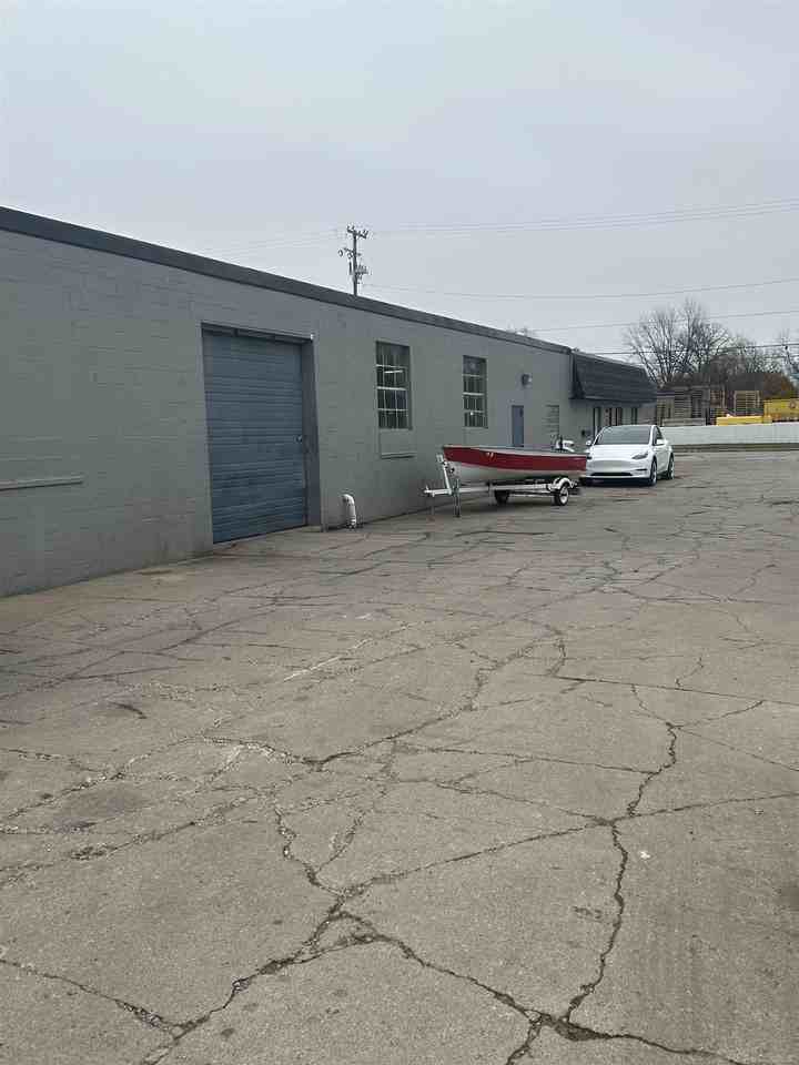 19 N Wilson Blvd - Photo 2 of 3