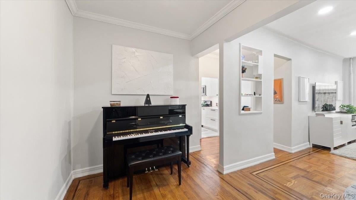 2081 Cruger Ave Apt 4n #4N - Photo 7 of 11