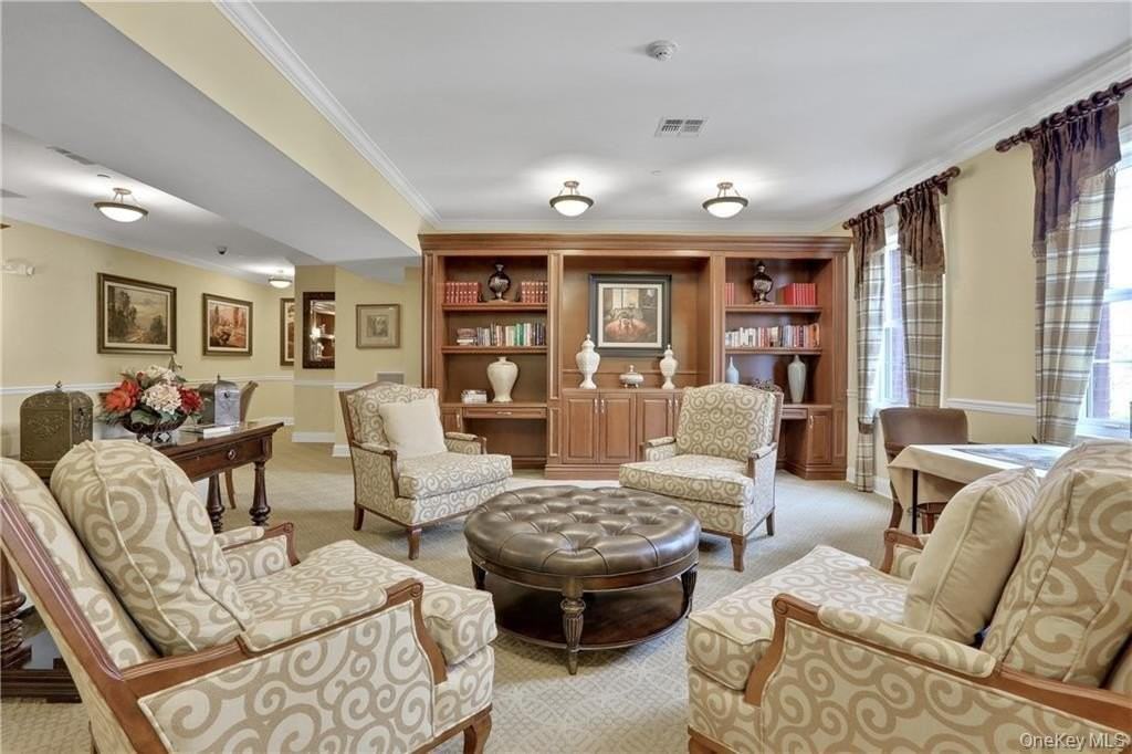 75 Quaker Ave Apt 315 #315 - Photo 5 of 48