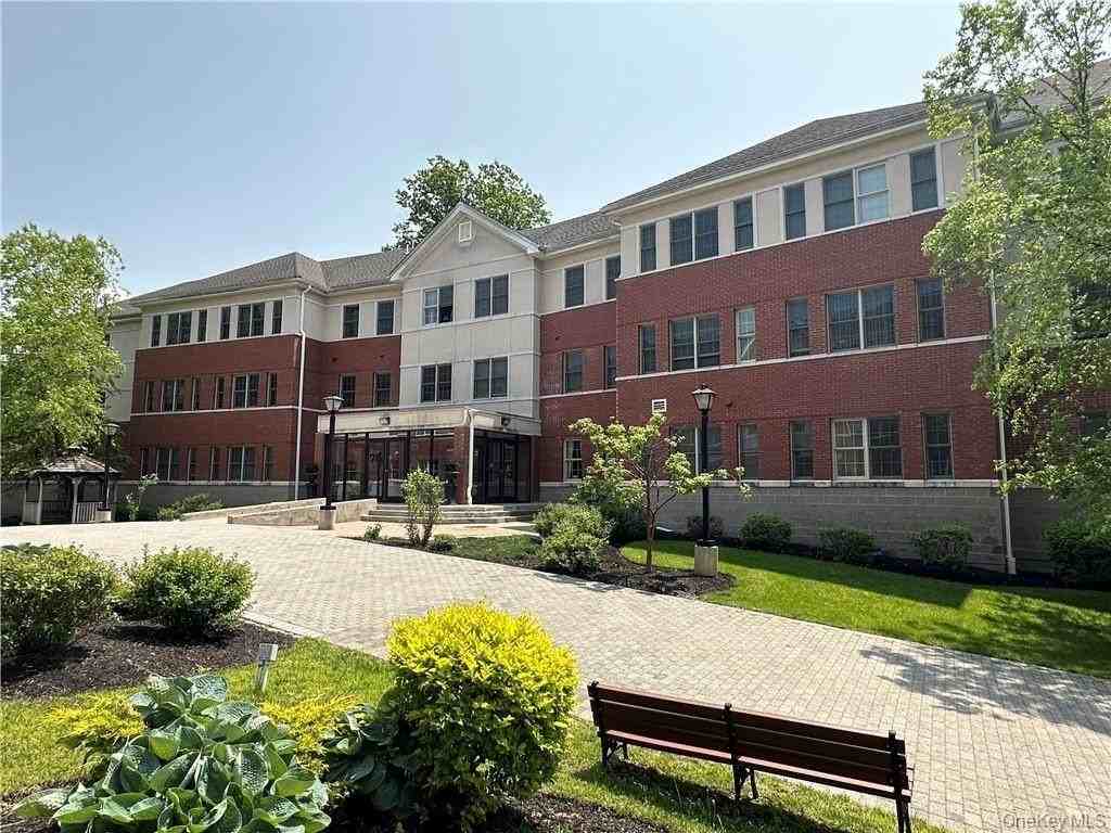 75 Quaker Ave Apt 315 #315 - Photo 7 of 48