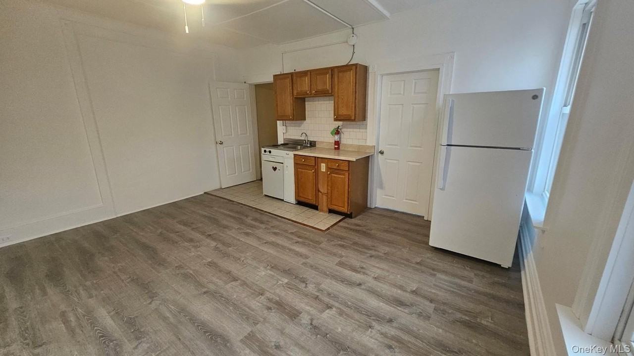 455 Main Street #1 - Photo 3 of 8