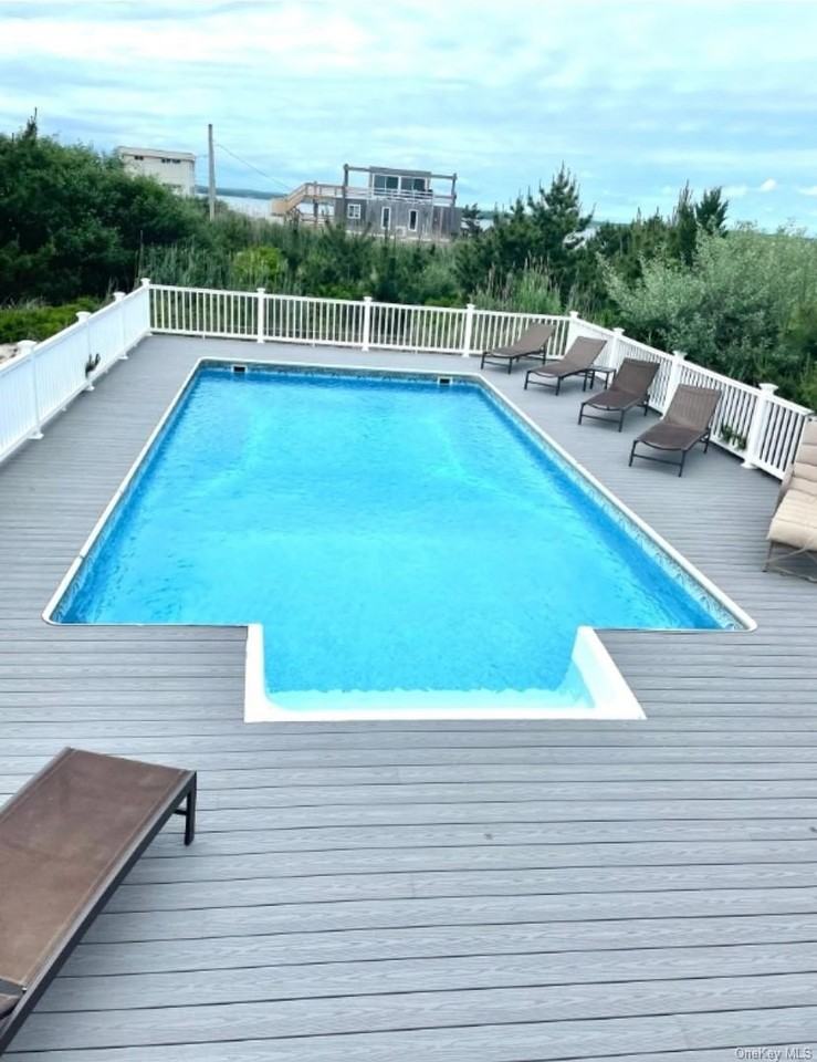 800 Dune Rd - Photo 3 of 19