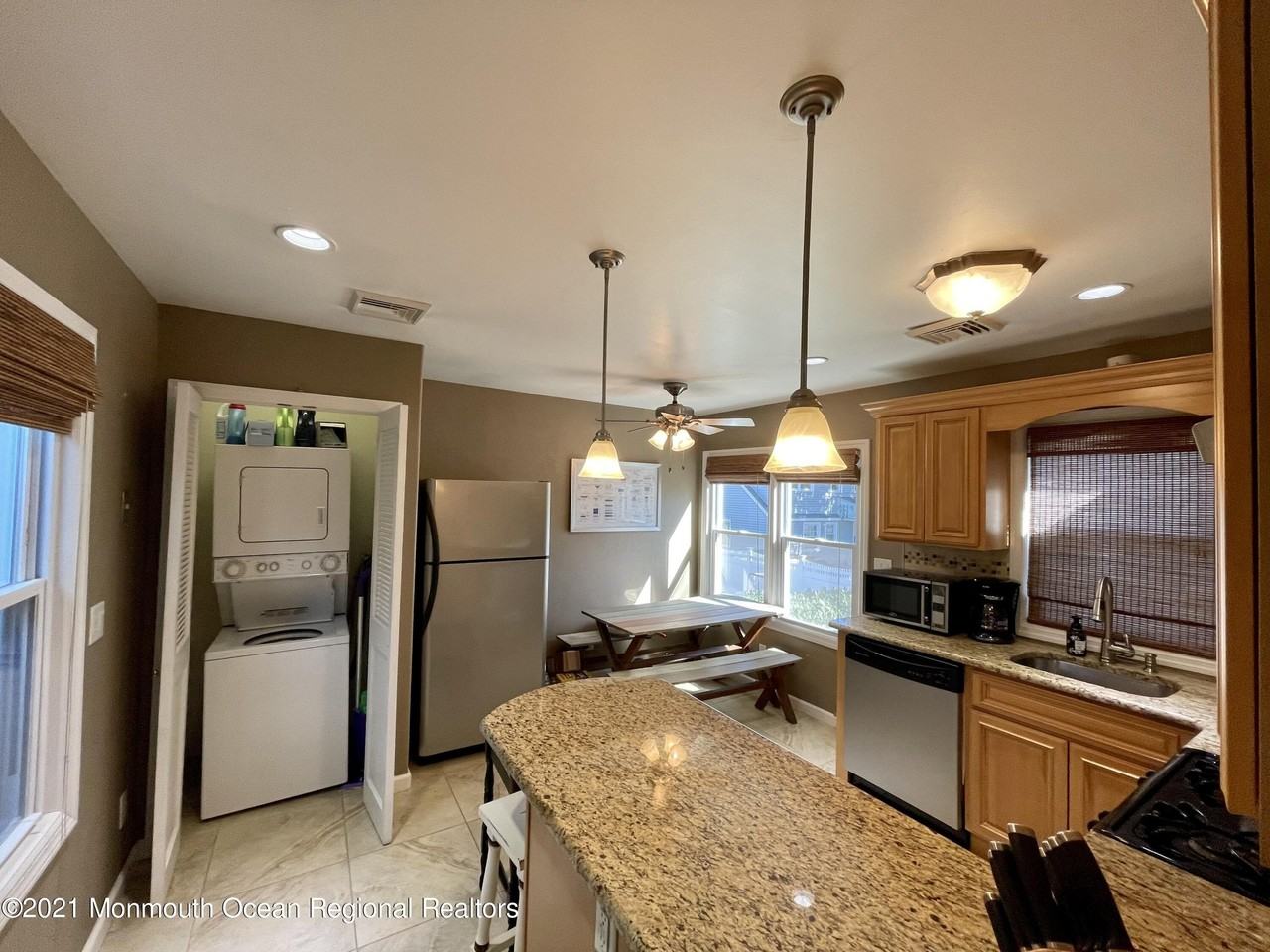 425 425 Sylvania Avenue unit: Garage Apartment - Photo 2 of 14