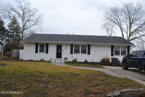 featured image of 123 Spinnaker Avenue