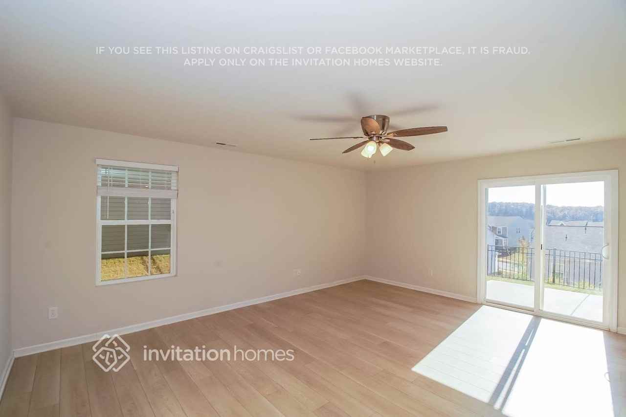 360 Hollingswood Dr - Photo 6 of 18