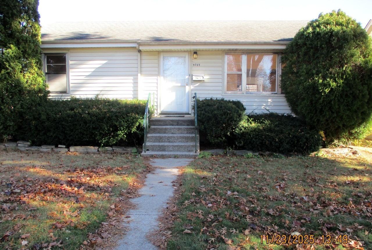 9737 Warren Ave - Photo 2 of 20