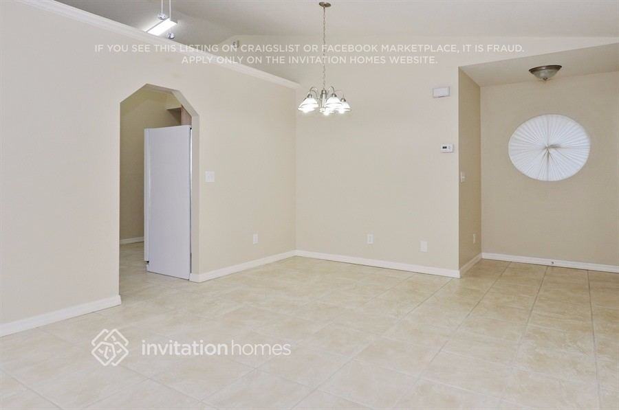 2223 Ridgemore Dr - Photo 4 of 20