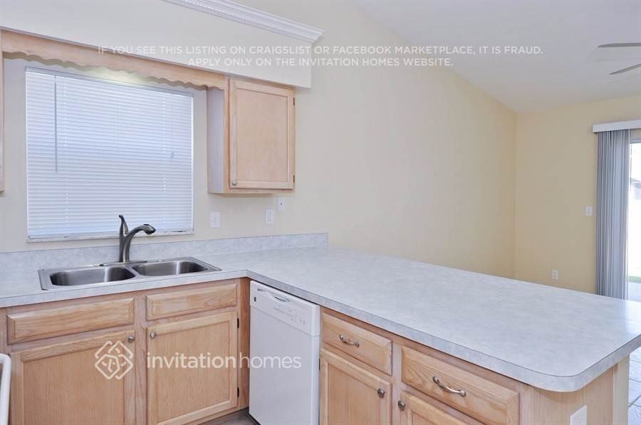 2223 Ridgemore Dr - Photo 6 of 20