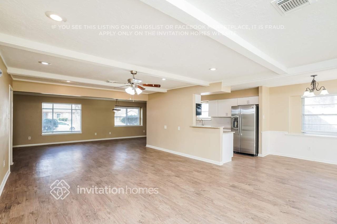 5803 Old Lodge Drive - Photo 4 of 18