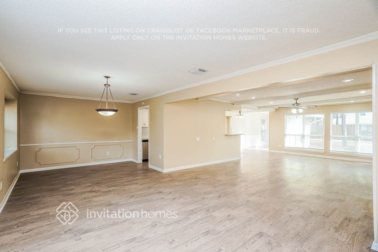 5803 Old Lodge Drive - Photo 5 of 18