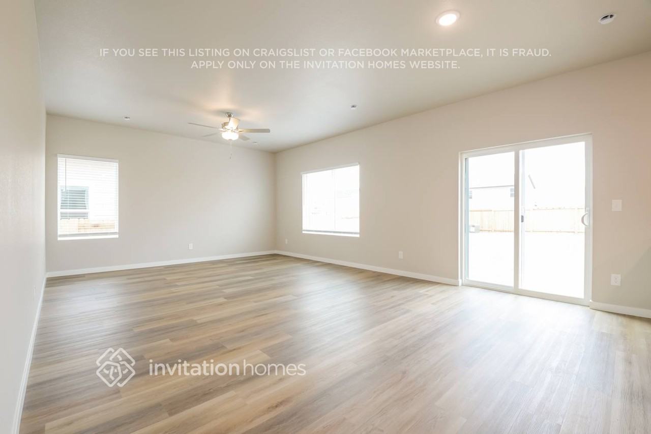 2161 Christina St - Photo 6 of 18