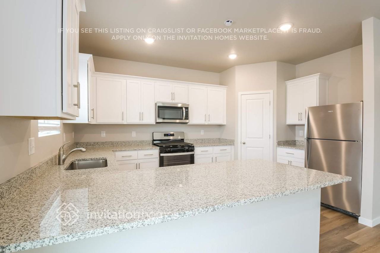 2161 Christina St - Photo 7 of 18