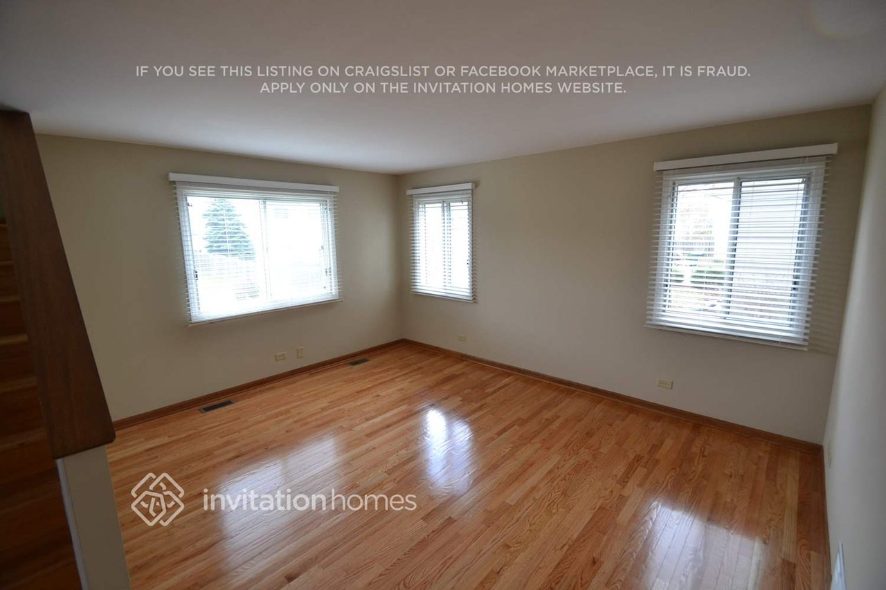 328 Christine Lane - Photo 2 of 14
