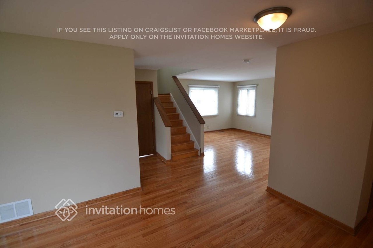328 Christine Lane - Photo 3 of 14