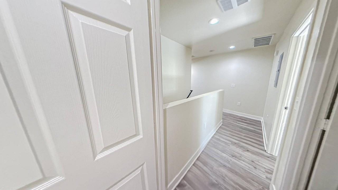 630 1/2 West 79th Street - Photo 6 of 19