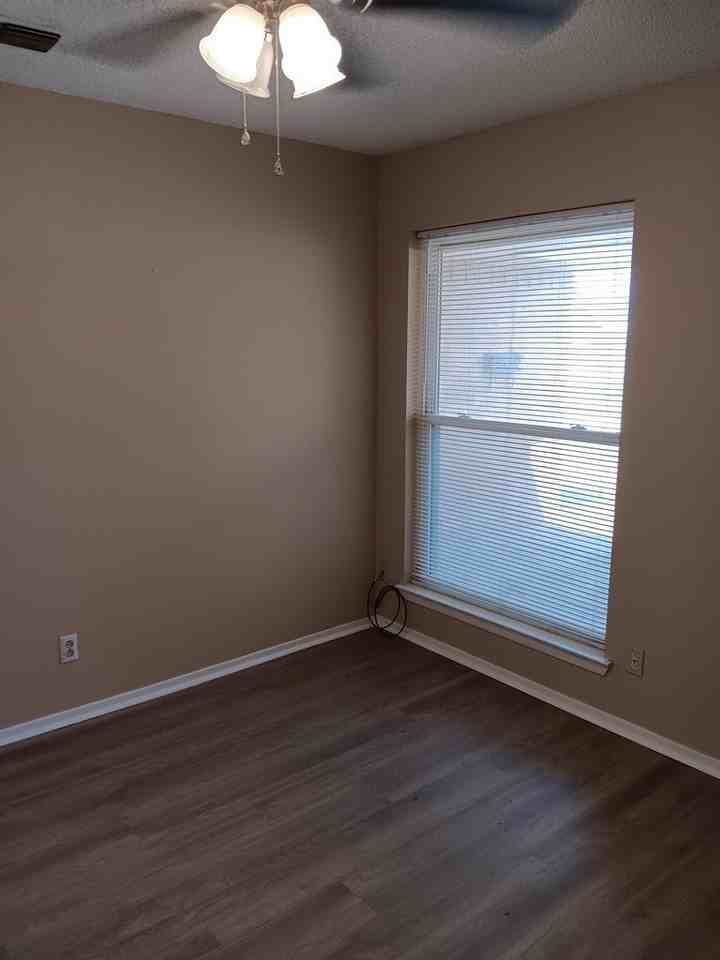 5119 W Illinois Ave - Photo 5 of 9