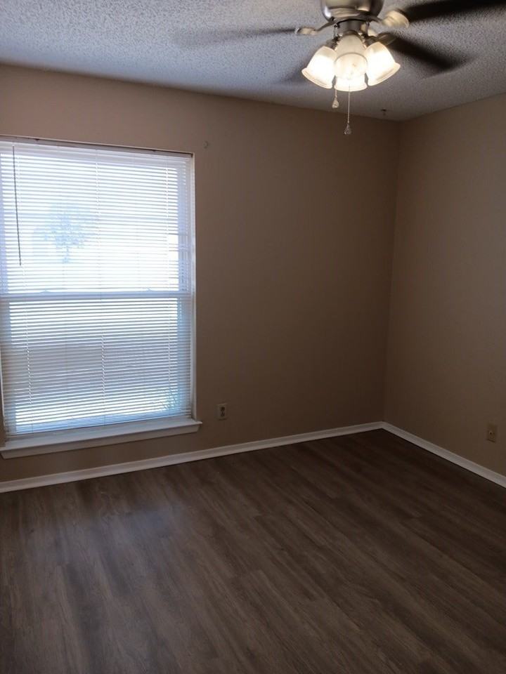 5119 W Illinois Ave - Photo 7 of 9