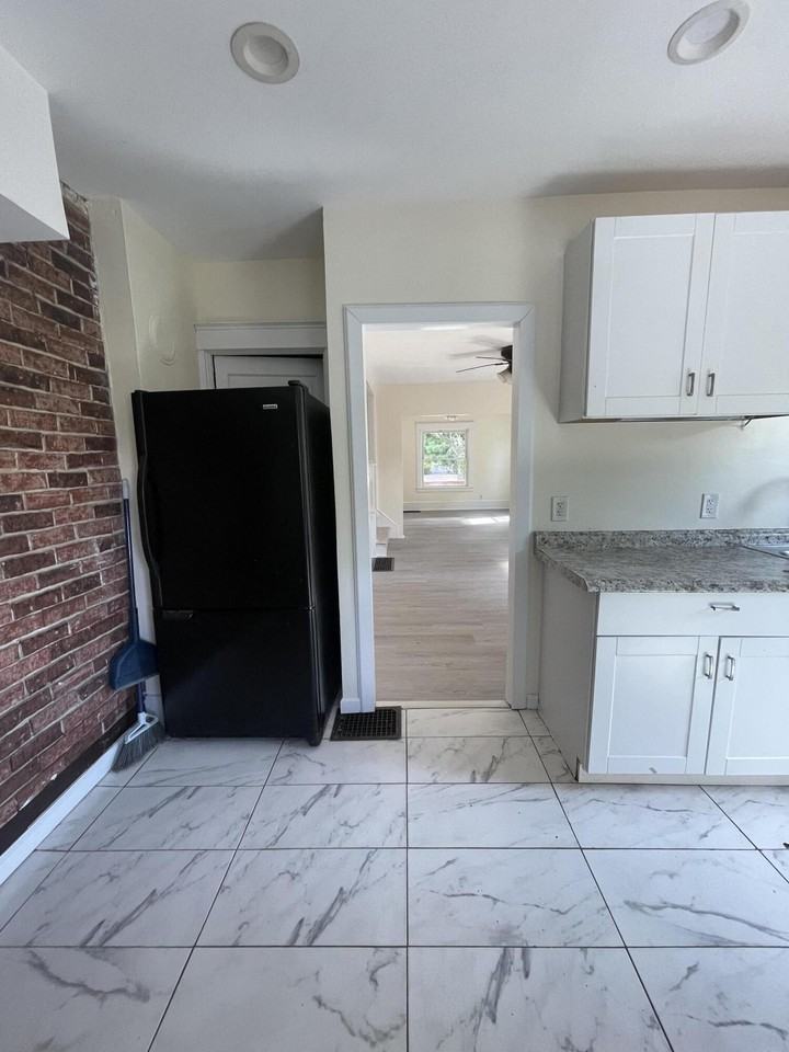 1664 W Main St - Photo 4 of 29