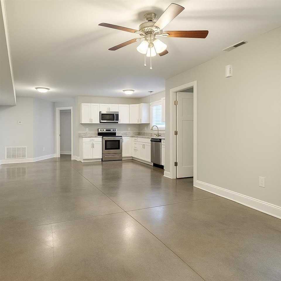 1412 Magnolia St #C - Photo 2 of 8