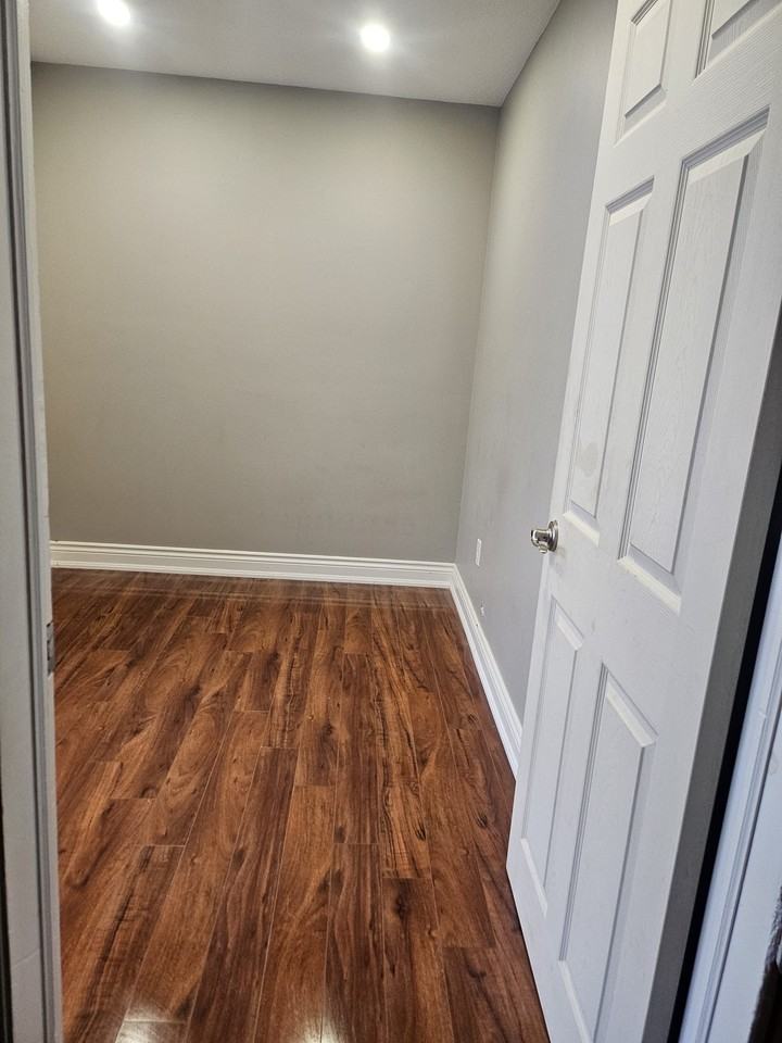 8 Wellington Street #4 - Photo 5 of 9