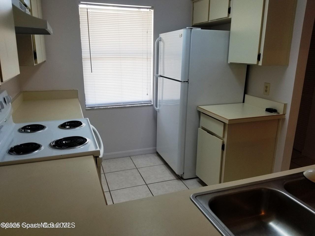 221 Olmstead Dr - Photo 3 of 8