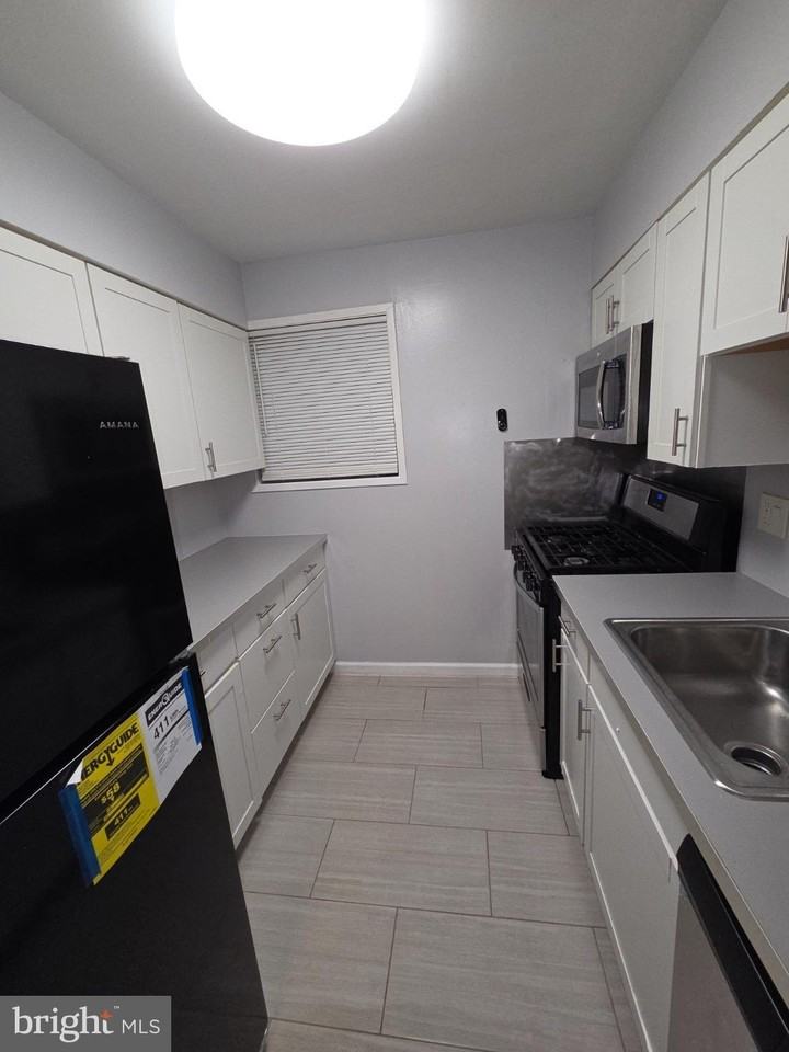 11505 Amherst Ave Apt 201 #201 - Photo 4 of 13