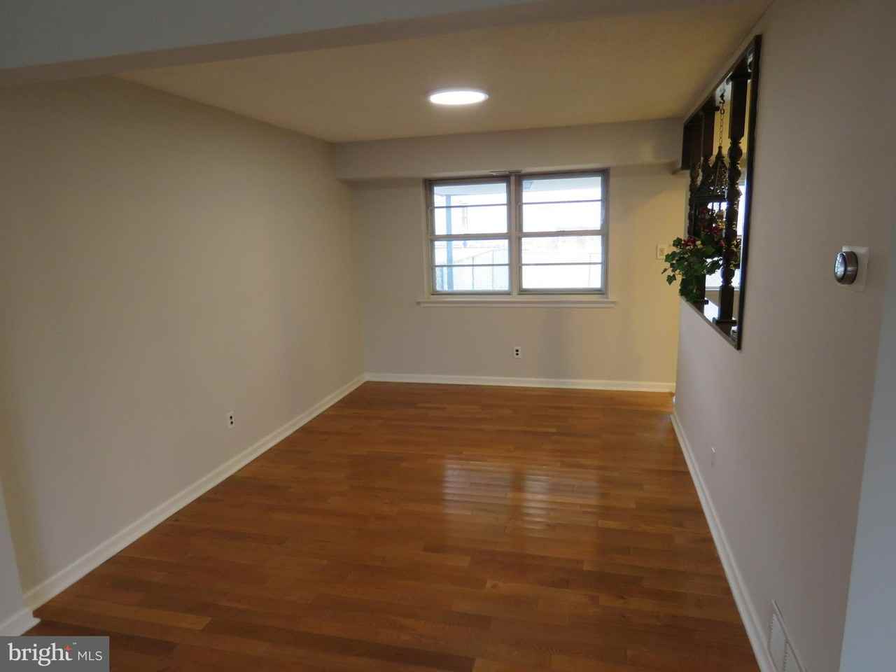 6240 Patrick Henry Court - Photo 7 of 23