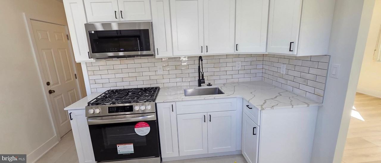 3731 Dresher Rd - Photo 4 of 8