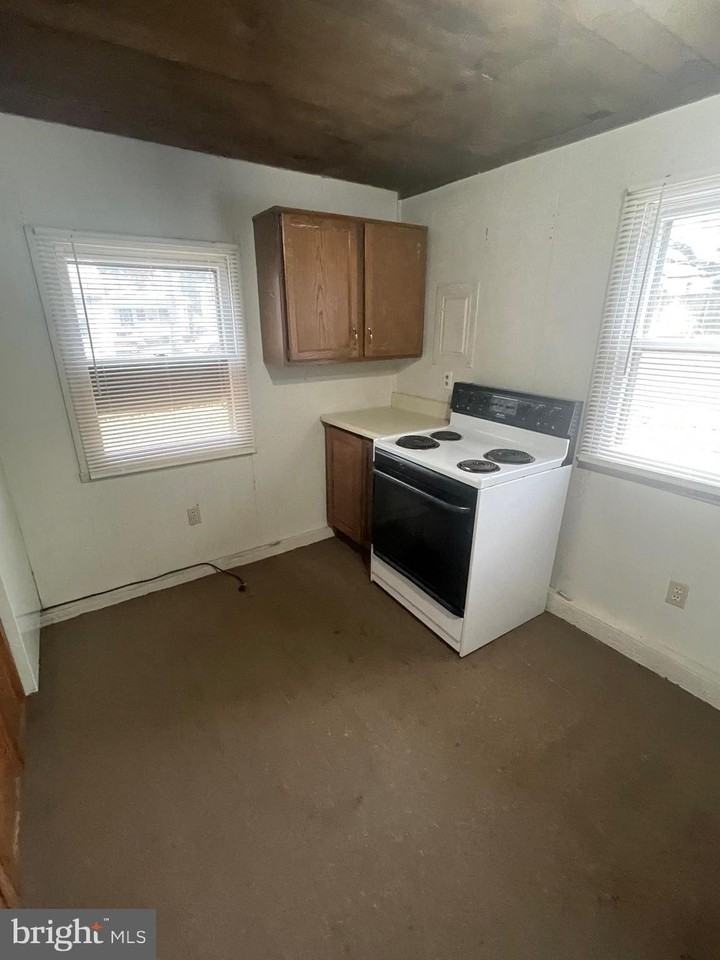 425 425 Rear SEVENTH STREET - Photo 7 of 23