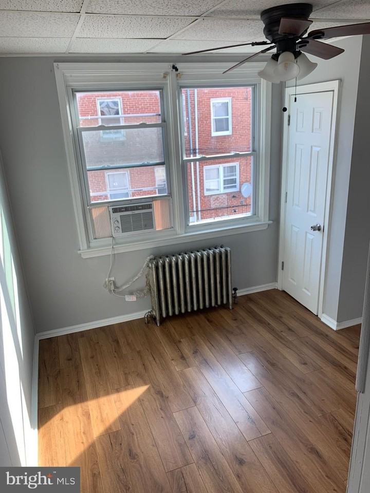 4135 Gilham Street - Photo 5 of 12