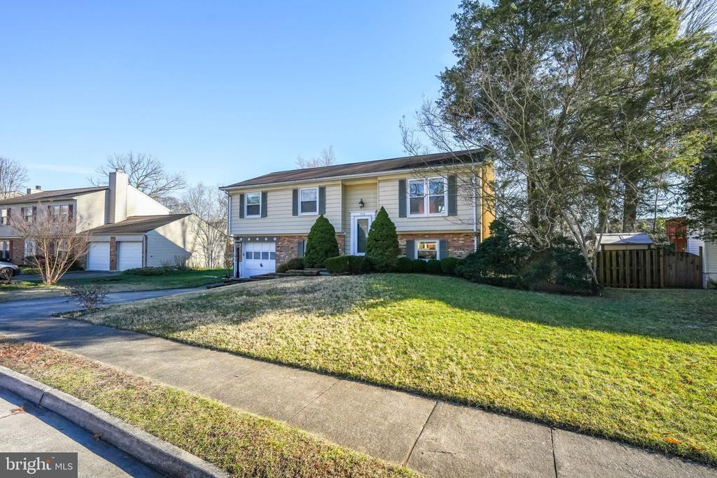 4512 Lantern Pl - Photo 3 of 42