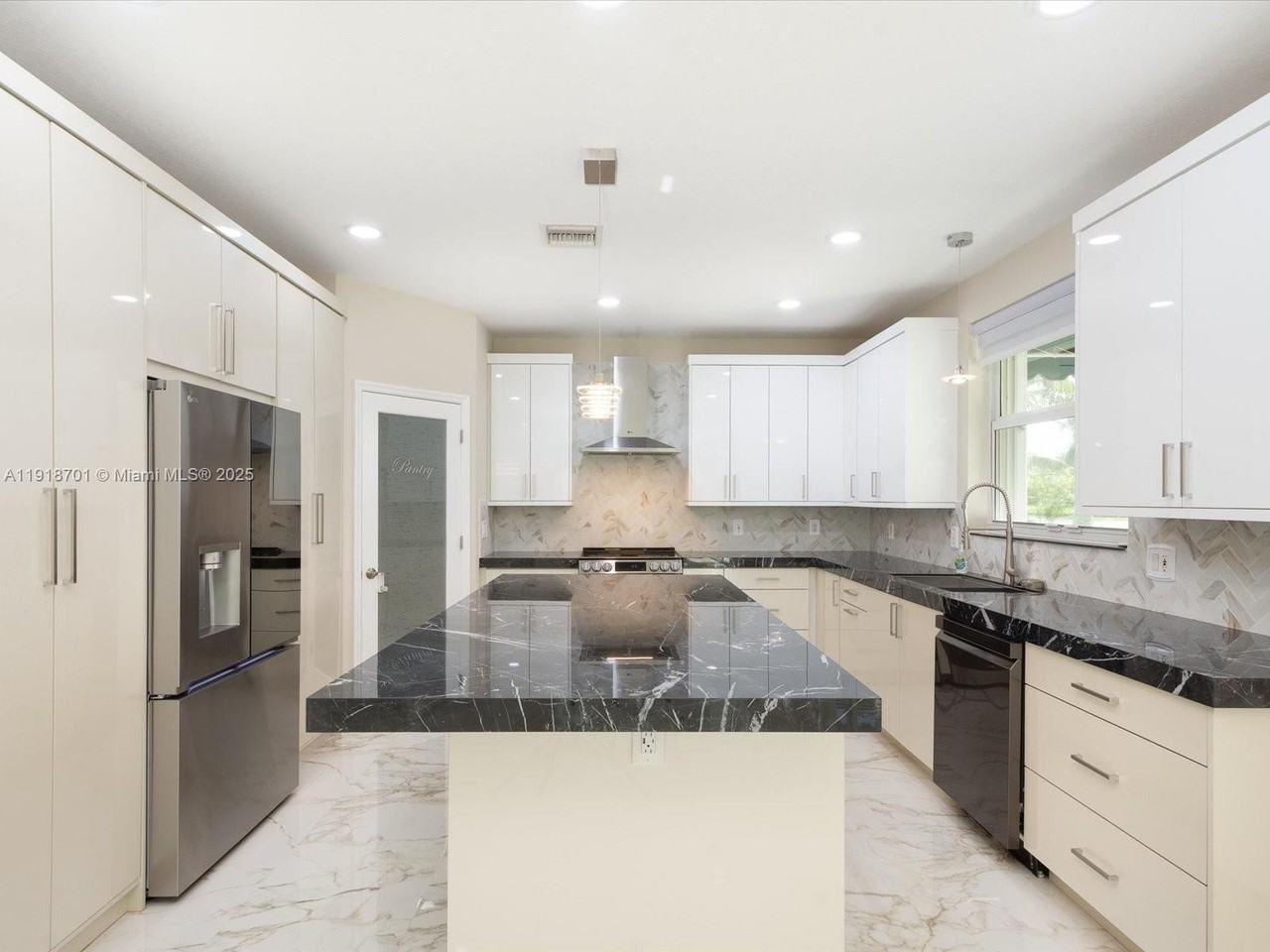 3560 Moon Bay Circle - Photo 7 of 39