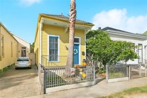 featured image of 3313 Chippewa Street