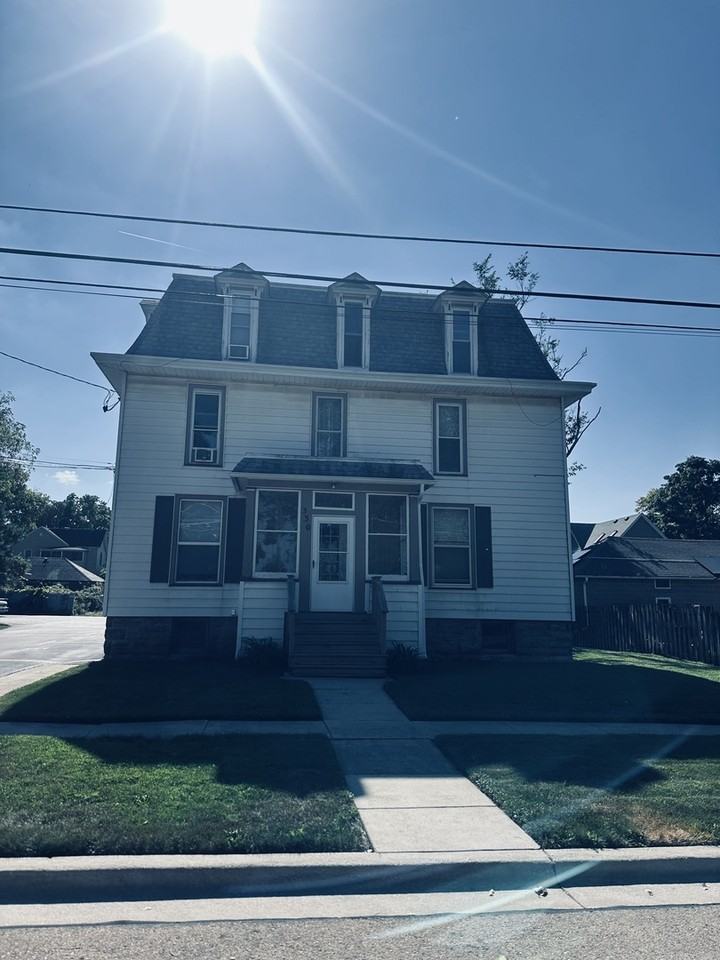 330 West Sycamore Street ##3w