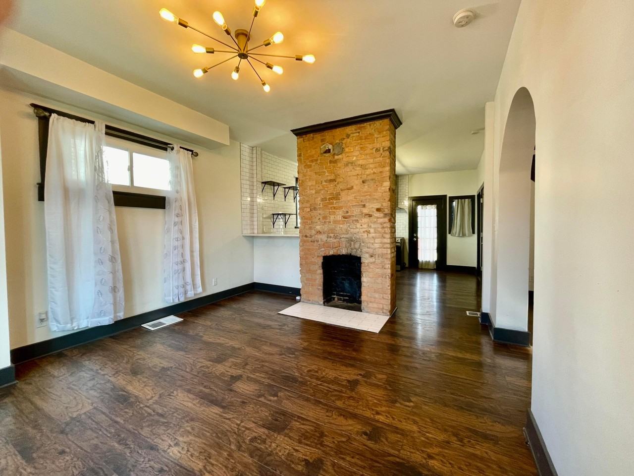 28 N Princeton Ave - Photo 5 of 17