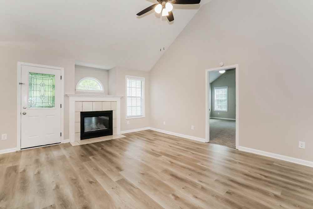 221 Eagles Crest Ct - Photo 3 of 16